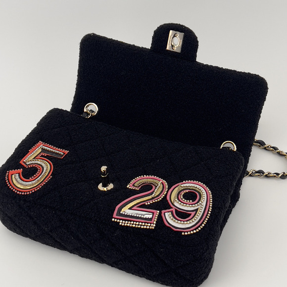 Chanel embroidered nunber tweed double flap bag - Picture 6 of 9